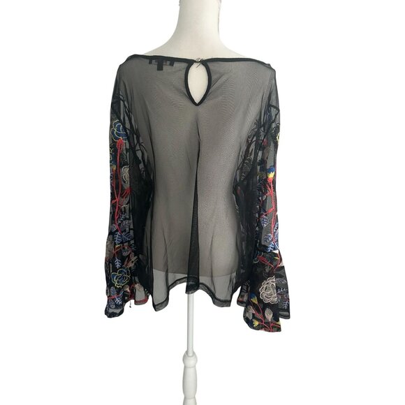 UPS & DOWNS Black Sheer Floral Bell Sleeve Top Size 2X - Picture 6 of 7